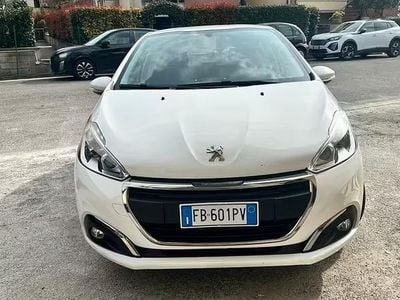 Usata Peugeot 208 82 CV (60 kW) 2015 Bianco Utilitaria
