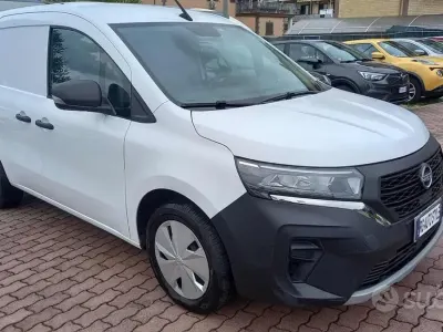 Usata Nissan Townstar 131 CV (96 kW) 2022 Bianco Furgone