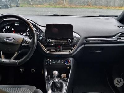 Usata Ford Fiesta ST-Line 125 CV (91 kW) 2018 Grigio Utilitaria