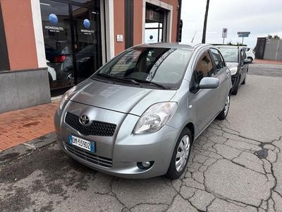 Usata Toyota Yaris Sol 87 CV (63 kW) 2008 Grigio Utilitaria