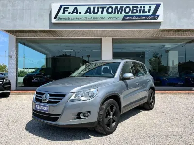 Usata VW Tiguan Trendline 140 CV (102 kW) 2010 Grigio SUV