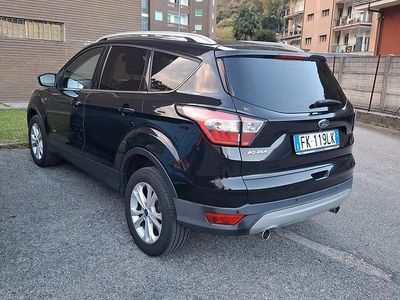 Usata Ford Kuga 140 CV (102 kW) 2017 Nero SUV