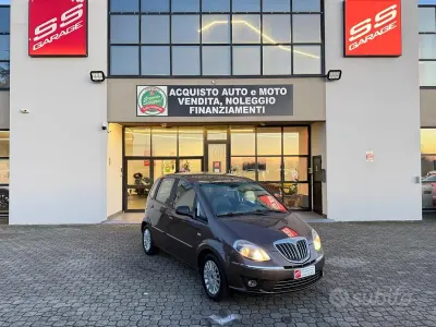 Usata Lancia Musa Platinum 77 CV (56 kW) 2012 Grigio Monovolume