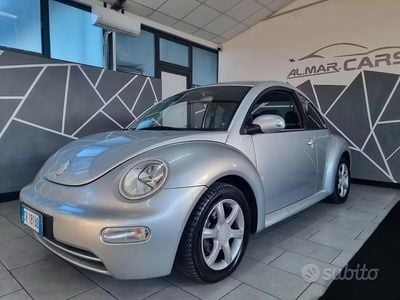 Usata VW New Beetle 75 CV (55 kW) 2005 Grigio Utilitaria