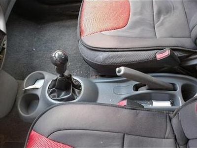 Nero Usata 2000 Toyota Yaris Luna Utilitaria | 700 € (Buon prezzo)