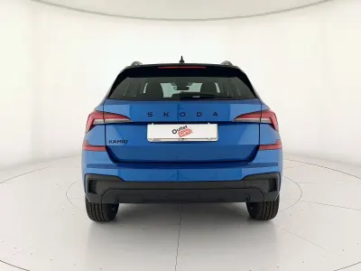 Nuova Skoda Kamiq 115 CV (84 kW) 2026 Blu race metallizzato nero tulipano perl SUV