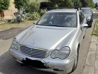 Usata Mercedes C200 Elegance 122 CV (89 kW) 2003 Grigio Berlina