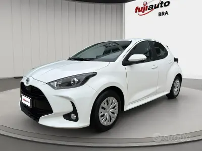 Usado Toyota Yaris Active 72 CV (52 kW) 2023 Blanco Utilitario