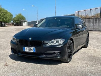 Usata BMW 318 Luxury Line 143 CV (105 kW) 2014 Nero Station wagon