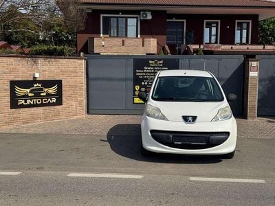 Usata Peugeot 107 Access 68 CV (50 kW) 2009 Bianco Utilitaria