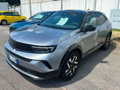 Usata Opel Mokka S 131 CV (96 kW) 2025 Argento SUV