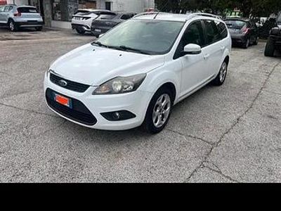 Usata Ford Focus 110 CV (80 kW) 2011 Bianco Station wagon