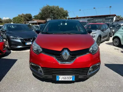 Usata Renault Captur Intens 90 CV (66 kW) 2017 Arancione SUV