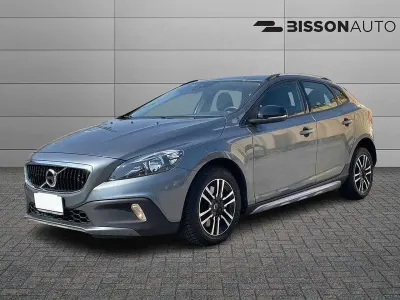 Usata Volvo V40 CC 120 CV (88 kW) 2018 Grigio metallizzato Station wagon