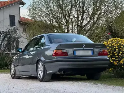 Usata BMW 318 140 CV (102 kW) 1996 Grigio Coupé
