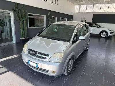 Usata Opel Meriva Cosmo 101 CV (74 kW) 2004 Argento Monovolume