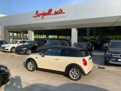 Usata Mini Cooper D Business 116 CV (85 kW) 2017 Utilitaria