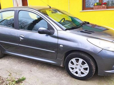 Usata Peugeot 206 60 CV (44 kW) 2012 Argento Berlina
