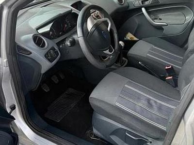 Usata Ford Fiesta 75 CV (55 kW) 2010 Grigio Utilitaria