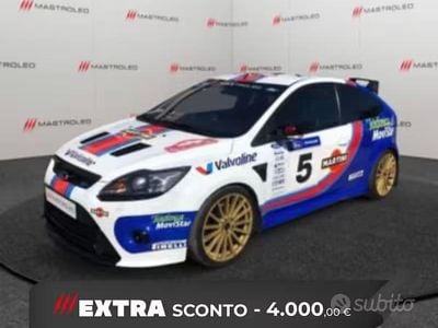 Begagnad Ford Focus RS 305 HK (224 kW) 2010 Vit Sedan