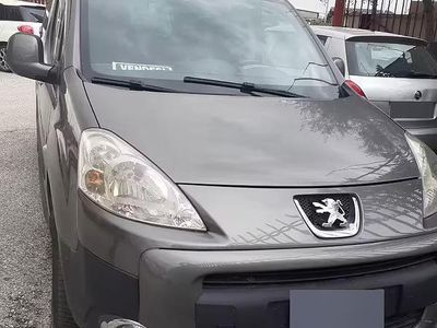 Begagnad Peugeot Partner Tepee 2011 Minibuss