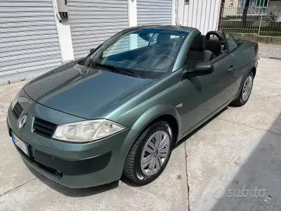 Usata Renault Mégane Cabriolet Dynamique 111 CV (81 kW) 2004 Grigio Cabrio