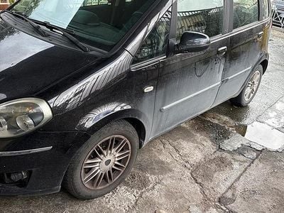 Usata Lancia Musa 95 CV (69 kW) 2012 Nero Monovolume