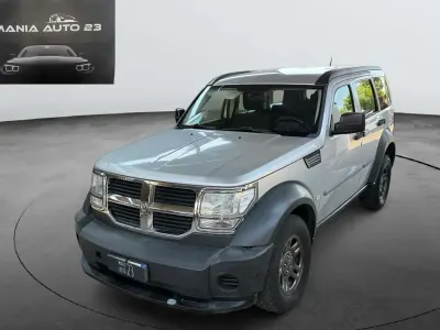 Usata Dodge Nitro SE 177 CV (130 kW) 2009 Argento SUV