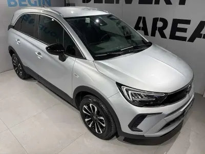 Usata Opel Crossland Elegance 110 CV (80 kW) 2023 Argento SUV