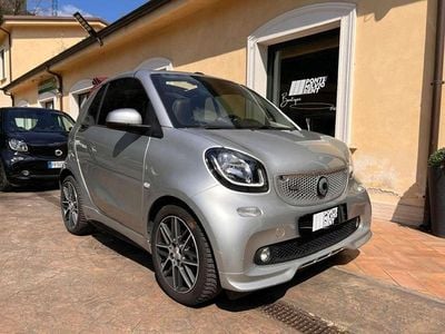 Usata Smart ForTwo Cabrio Brabus Xclusive 109 CV (80 kW) 2018 Argento Cabrio