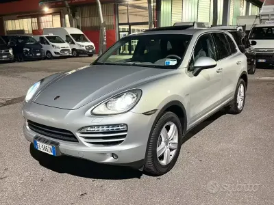 Usata Porsche Cayenne 245 CV (180 kW) 2012 Grigio SUV