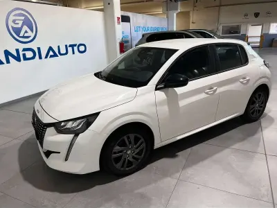 Usata Peugeot 208 Allure 75 CV (55 kW) 2022 Bianco Utilitaria