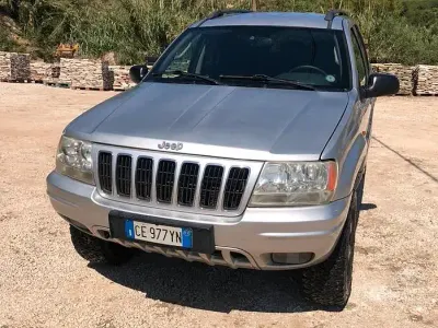 Usata Jeep Grand Cherokee Overland 163 CV (119 kW) 2003 Grigio SUV