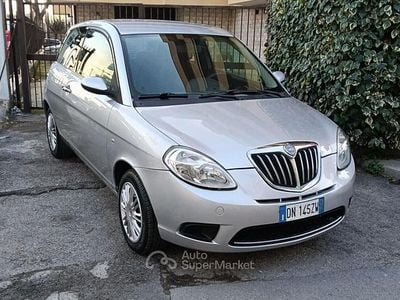 Usata Lancia Ypsilon 75 CV (55 kW) 2008 Argento Utilitaria