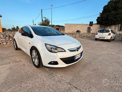Usata Opel Astra GTC 130 CV (95 kW) 2012 Coupé