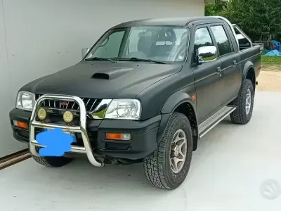 Usata Mitsubishi L200 87 CV (63 kW) 2000 Nero Pick-up