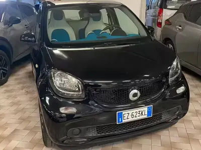 Usata Smart ForFour Proxy 71 CV (52 kW) 2015 Nero Utilitaria