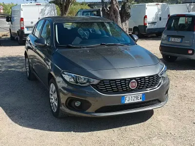 Usata Fiat Tipo 95 CV (69 kW) 2017 Grigio Berlina
