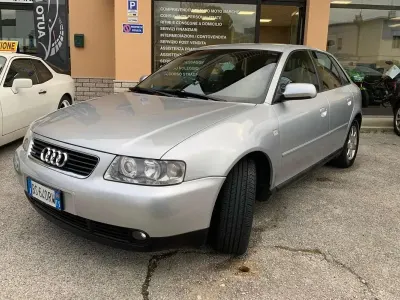 Usata Audi A3 Ambiente 150 CV (110 kW) 2002 Argento Utilitaria