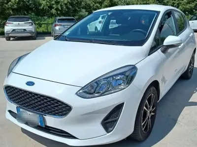 Usata Ford Fiesta Titanium 86 CV (63 kW) 2018 Bianco Utilitaria