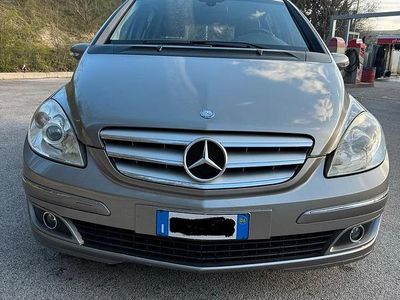 Usata Mercedes B200 2006 Grigio Monovolume