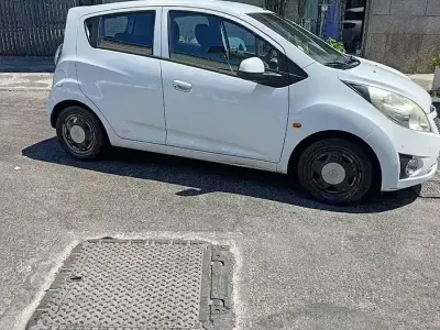 Usata Chevrolet Spark 68 CV (50 kW) 2011 Bianco Utilitaria