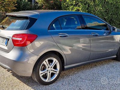 Usata Mercedes A180 82 CV (60 kW) 2015 Grigio Berlina
