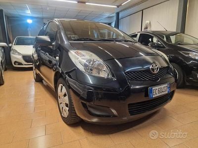 Nero Usata 2010 Toyota Yaris Berlina | 4200 € (Ottimo prezzo)