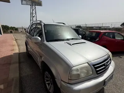 Usata Suzuki Grand Vitara 109 CV (80 kW) 2005 Argento SUV