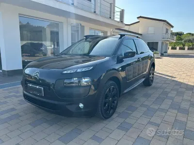 Usata Citroën C4 Cactus Shine 99 CV (72 kW) 2015 Nero Utilitaria