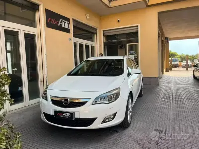 Usata Opel Astra Cosmo 125 CV (91 kW) 2011 Bianco Station wagon