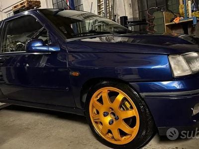 Usata Renault Clio 135 CV (99 kW) 1993 Blu/azzurro Utilitaria