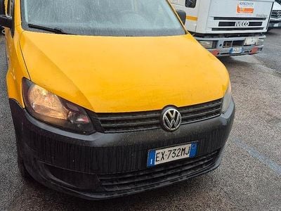 Usata VW Caddy 102 CV (75 kW) 2015 Giallo Monovolume