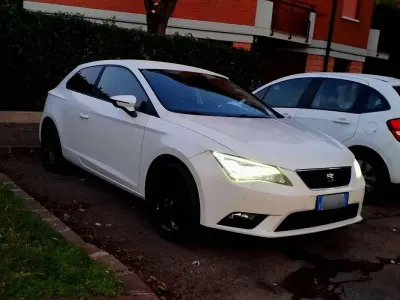 Usata Seat Leon FR 150 CV (110 kW) 2013 Bianco Coupé
